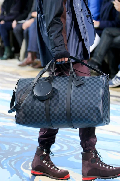Look 37